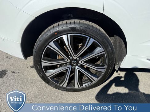 Certified 2023 Volvo XC60 B5 Ultimate w/ Climate Package image 14