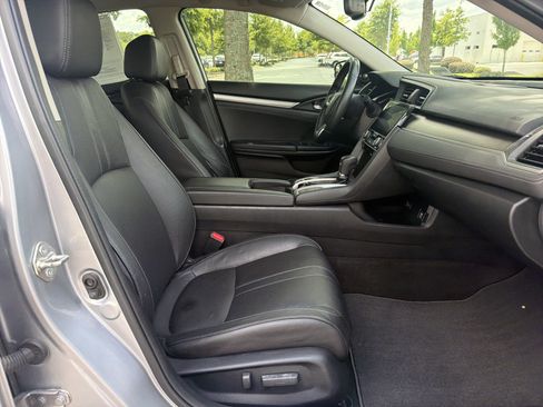 Used 2017 Honda Civic Touring image 31