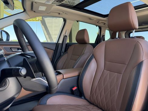Used 2025 Nissan Rogue Platinum w/ Tech Package FWD image 32