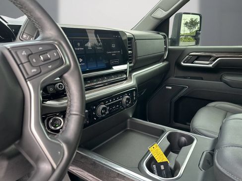 Used 2025 Chevrolet Silverado 3500 LTZ w/ LTZ Plus Package AWD/4WD image 15