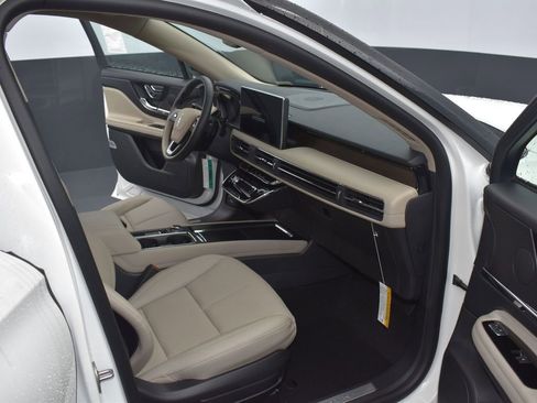 New 2025 Lincoln Corsair Grand Touring w/ Equipment Group 301A image 15