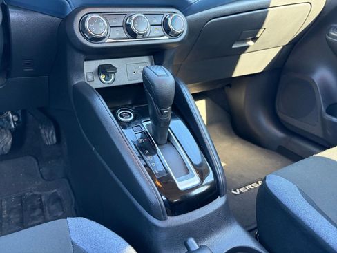 Used 2025 Nissan Versa SV image 39