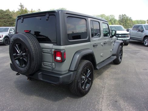 Used 2022 Jeep Wrangler Unlimited Sport AWD/4WD image 9