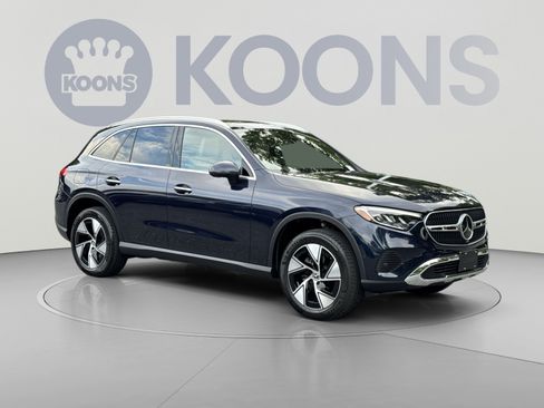 Used 2023 Mercedes-Benz GLC 300 4MATIC image 2