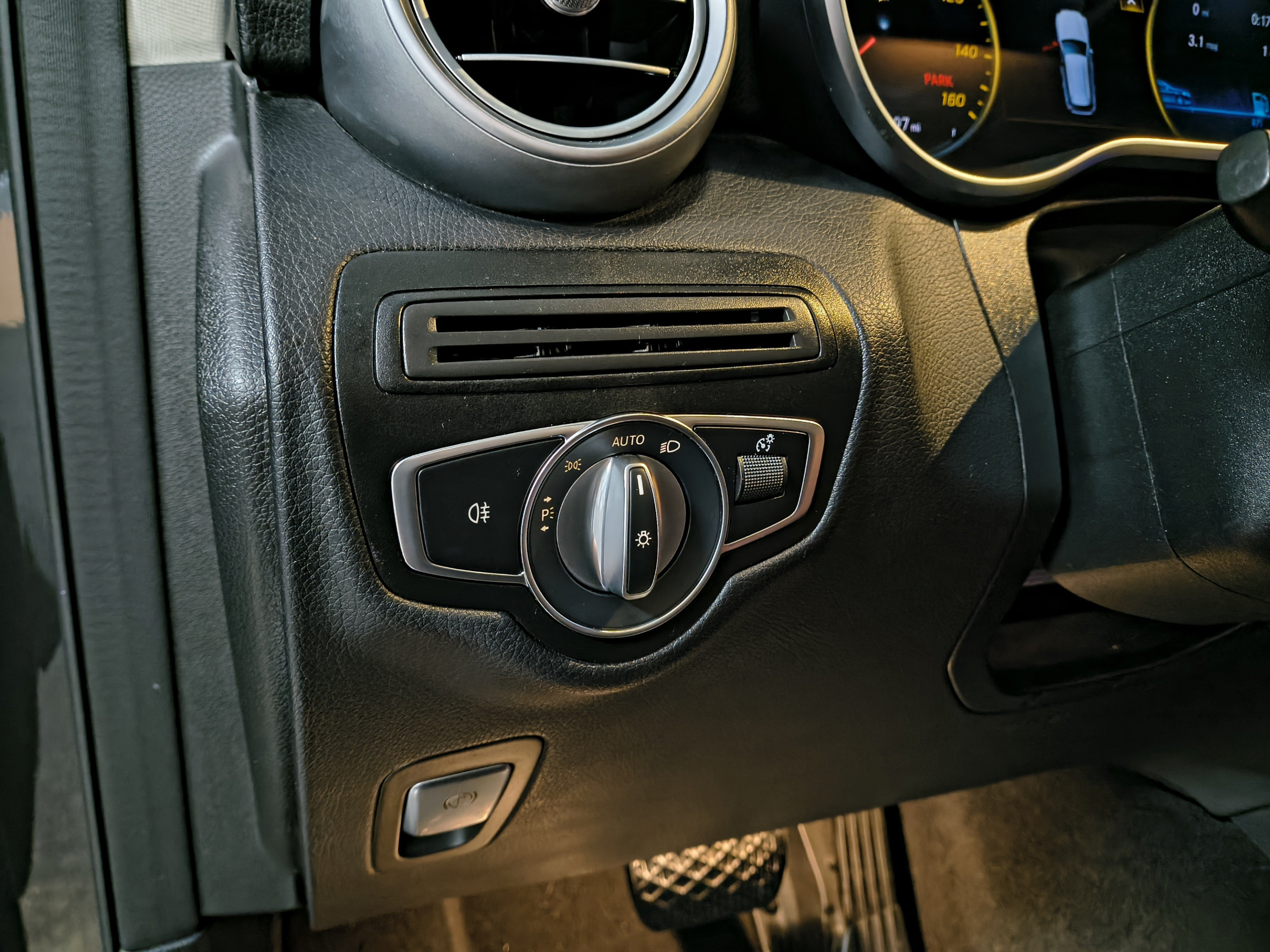 Used 2022 Mercedes-Benz GLC 300 image 29