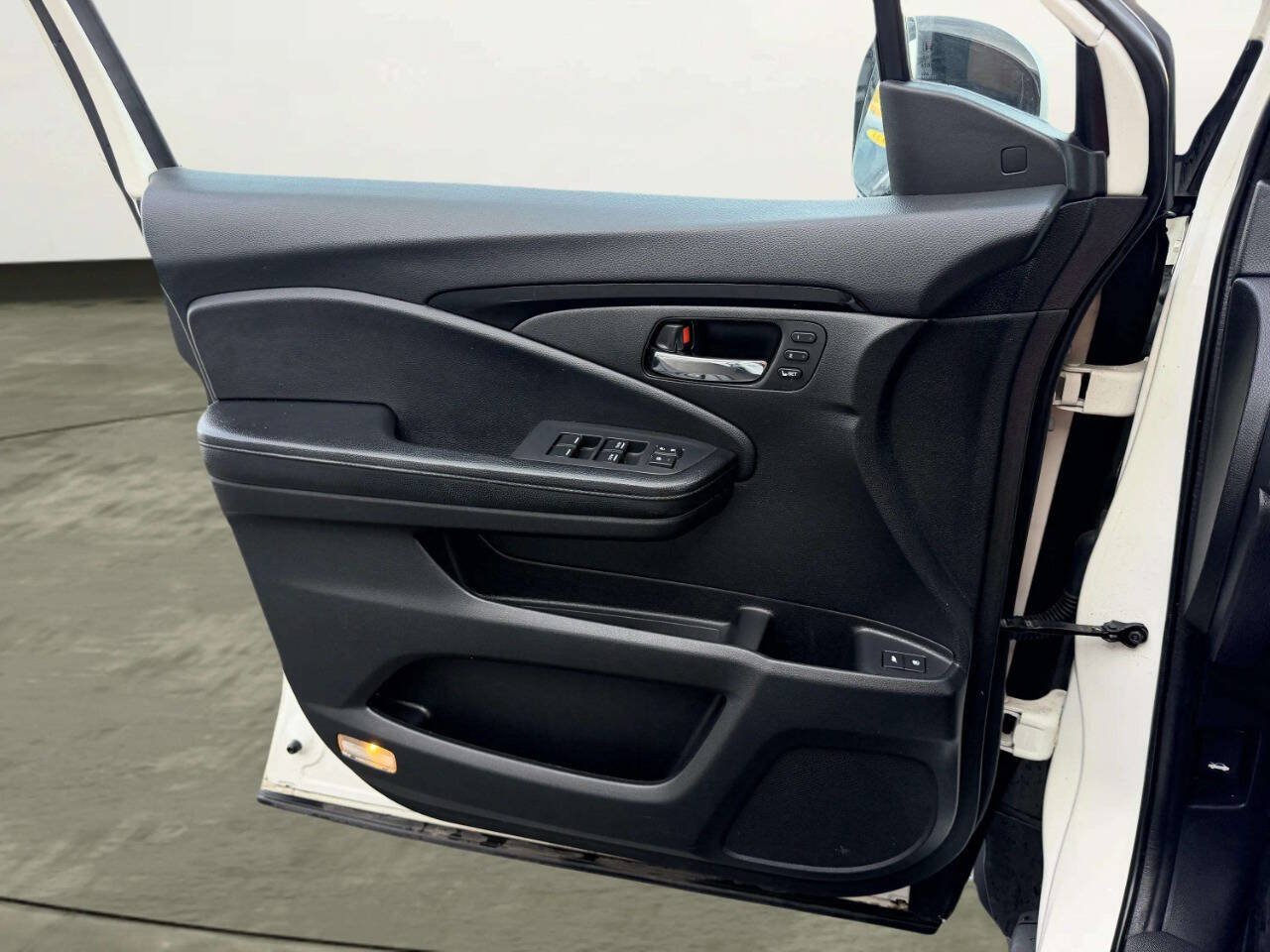 Used 2016 Honda Pilot Elite image 15