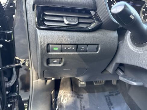 Used 2022 Nissan Sentra SV w/ Trunk Package image 23