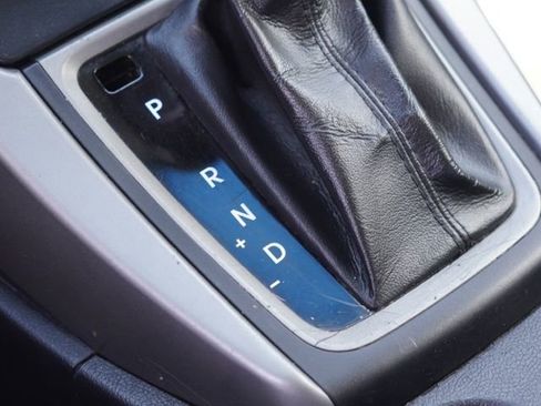 Used 2014 Hyundai Elantra SE image 25