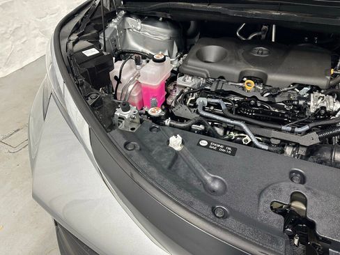 Used 2025 Toyota Sienna XLE image 69