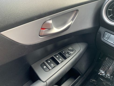 Used 2023 Kia Forte LXS FWD image 11