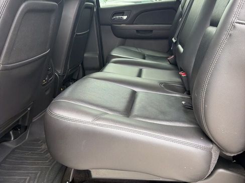 Used 2010 Chevrolet Avalanche LTZ AWD/4WD image 2