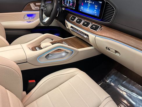 New 2026 Mercedes-Benz GLS 580 4MATIC image 27