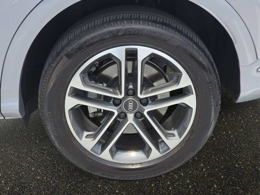 Certified 2025 Audi Q5 Premium w/ Convenience Package AWD/4WD image 27