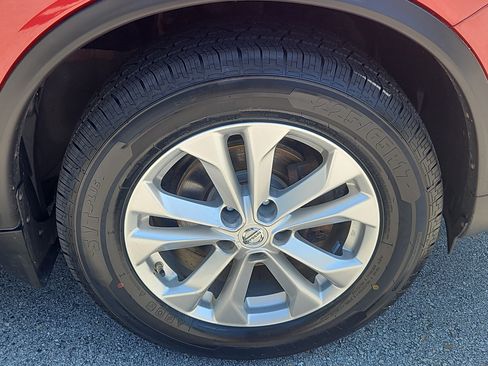 Used 2016 Nissan Rogue SV w/ SV Premium Package AWD/4WD image 29