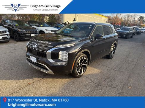 Used 2023 Mitsubishi Outlander SEL image 1