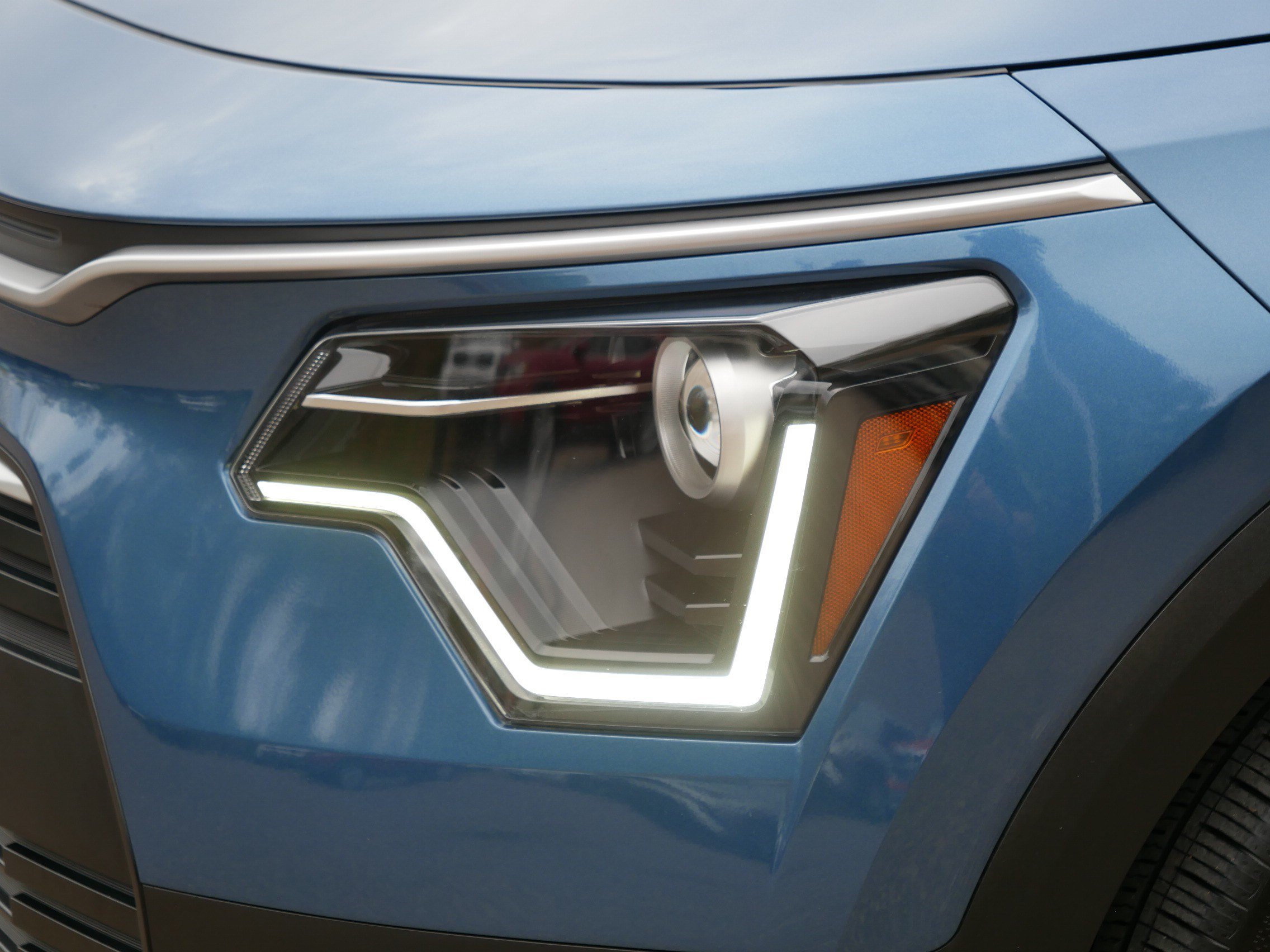 Used 2025 Kia Niro EX FWD image 16