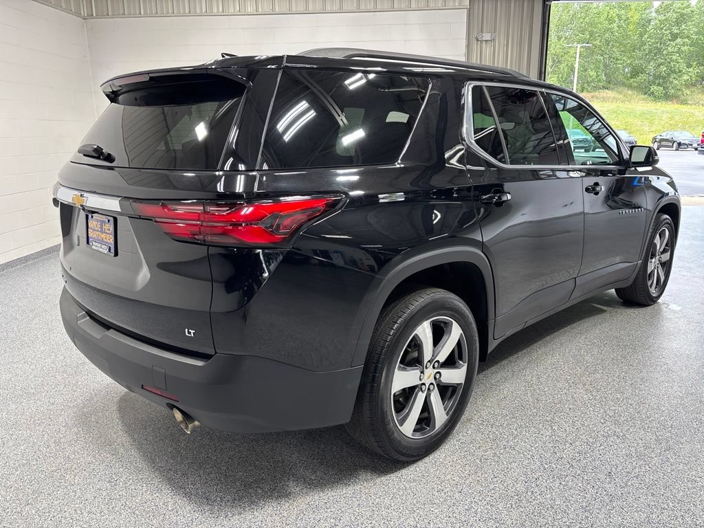 Used 2023 Chevrolet Traverse LT w/ LT Premium Package AWD/4WD image 7