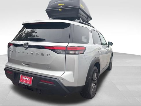 Used 2022 Nissan Pathfinder SV w/ SV Premium Package image 19