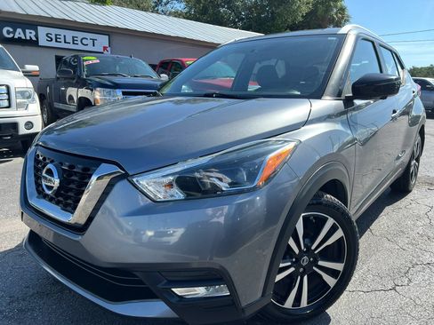 Used 2018 Nissan Kicks SR FWD image 1
