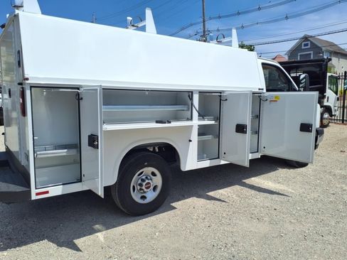 New 2024 GMC Savana 3500 w/ Power Convenience Package image 7