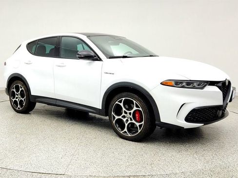 Used 2024 Alfa Romeo Tonale Veloce AWD/4WD image 3