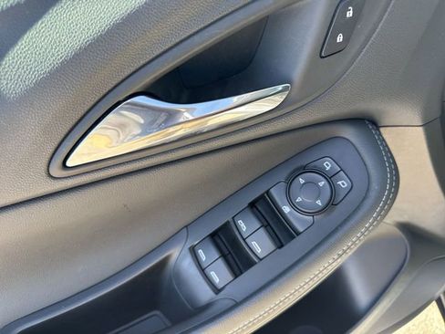 Used 2023 Buick Encore GX Select w/ Safety Package II image 21