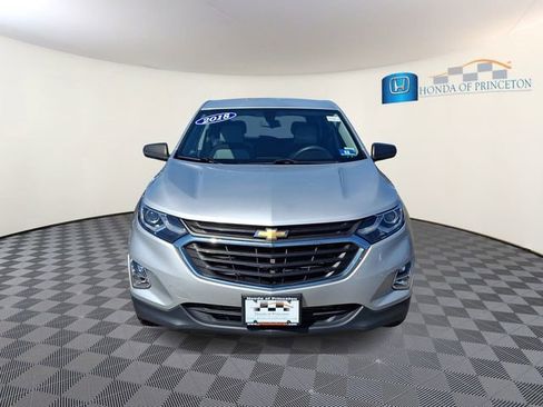 Used 2018 Chevrolet Equinox LS image 2