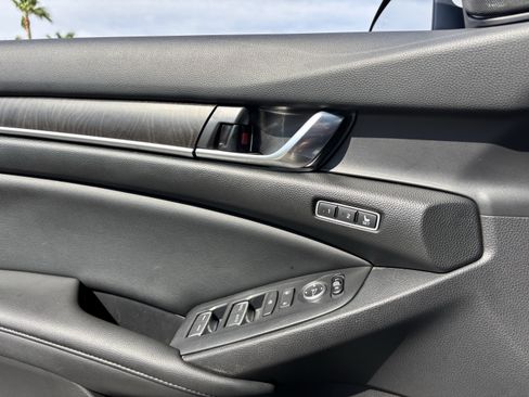 Used 2021 Honda Accord Touring image 20