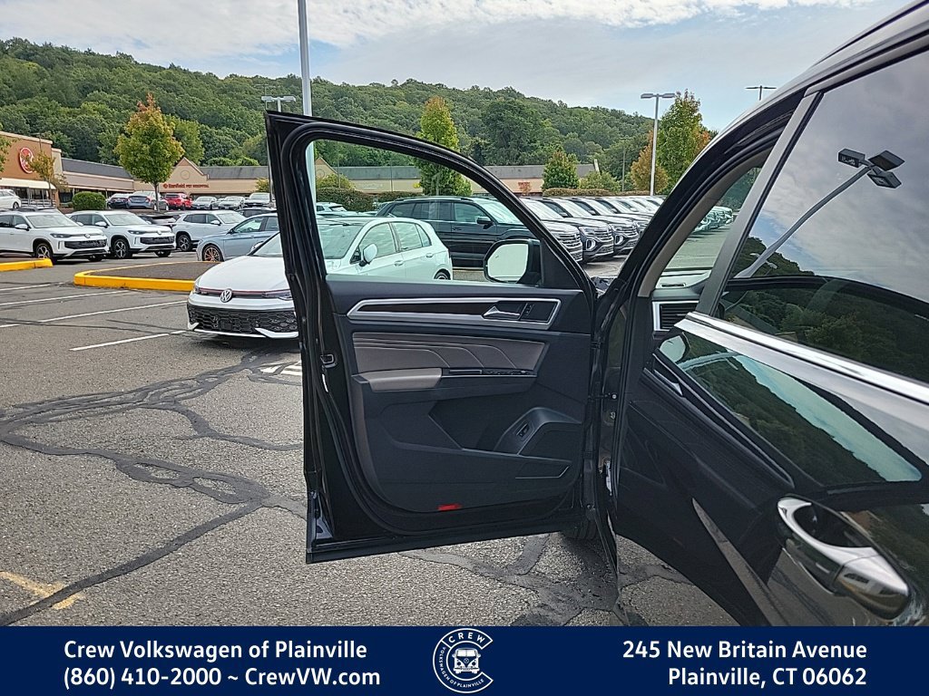 Certified 2023 Volkswagen Atlas SE w/ Panoramic Sunroof Package AWD/4WD image 37