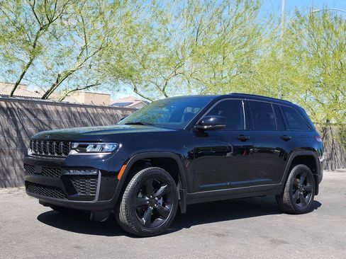 New 2026 Jeep Grand Cherokee Limited w/ Limited Altitude Package AWD/4WD image 5