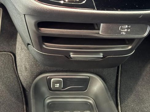 New 2027 Chrysler Pacifica Select w/ Family Tech Group FWD image 19