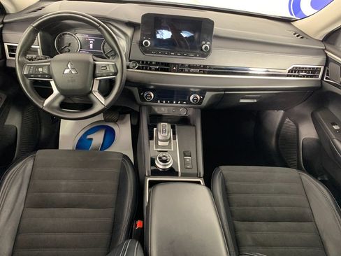 Used 2024 Mitsubishi Outlander SE FWD image 34