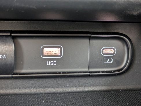 Used 2025 Kia Seltos EX w/ EX Sunroof Package image 23