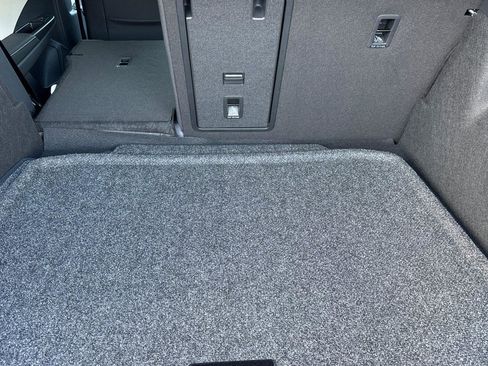 New 2026 Volkswagen Taos SE image 14