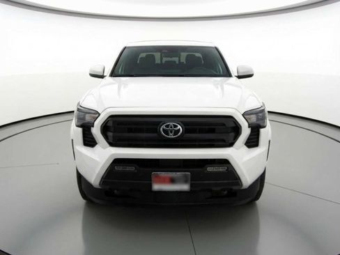 Certified 2025 Toyota Tacoma SR5 image 2