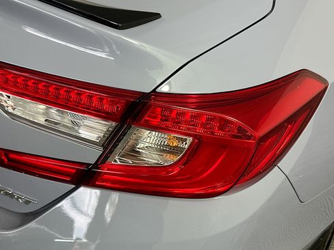 Used 2022 Honda Accord Sport image 24