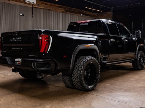 Used 2026 GMC Sierra 3500 Denali Ultimate AWD/4WD image 8