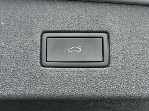 Used 2024 Volkswagen Tiguan SE FWD image 27
