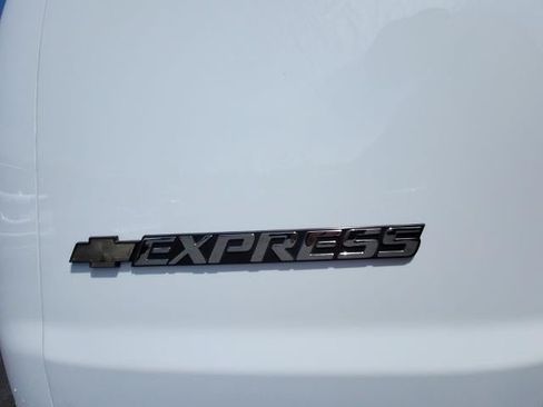 Used 2025 Chevrolet Express 2500 w/ Driver Convenience Package RWD image 26