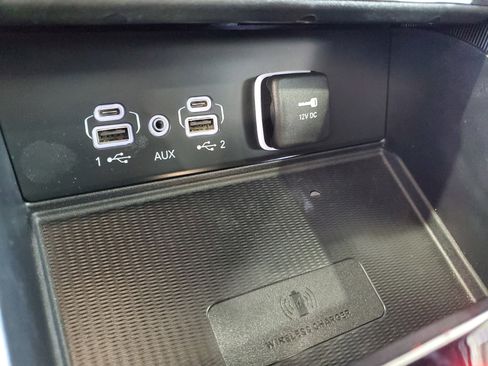 Used 2024 Jeep Grand Cherokee L Limited w/ Luxury Tech Group II image 28