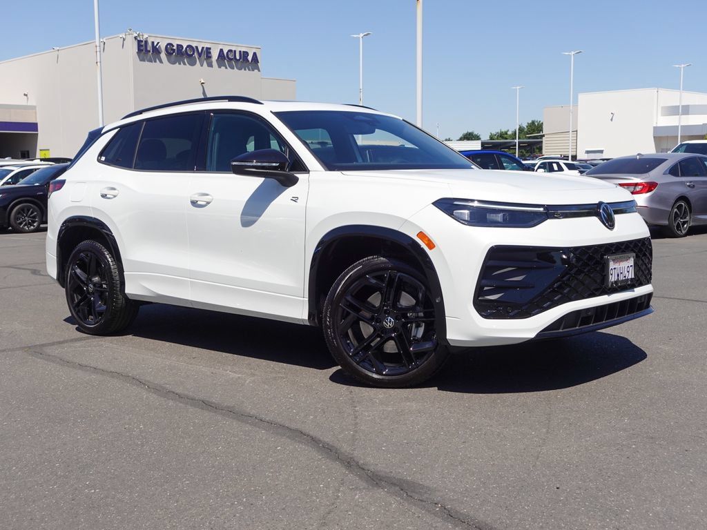 Certified 2026 Volkswagen Tiguan SE R-Line AWD/4WD image 6