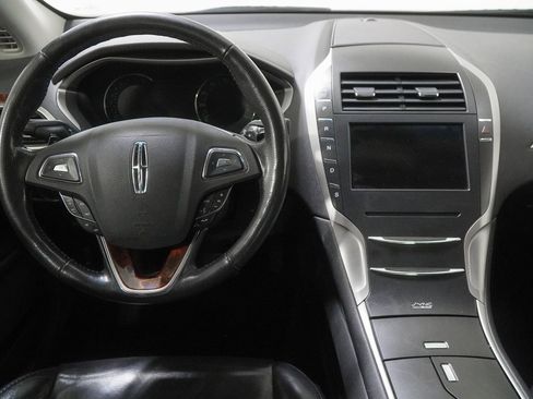 Used 2014 Lincoln MKZ image 22