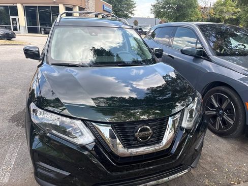 Used 2020 Nissan Rogue SV w/ Premium Package FWD image 8