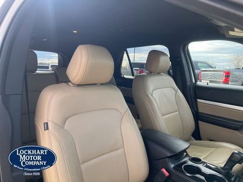 Used 2016 Ford Explorer XLT w/ Equipment Group 202A image 25