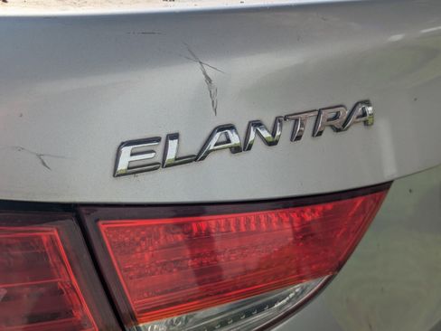 Used 2013 Hyundai Elantra GLS w/ Preferred Pkg FWD image 22