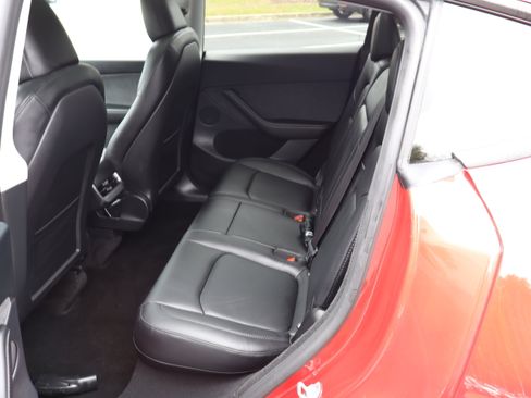 Used 2024 Tesla Model Y Long Range image 29