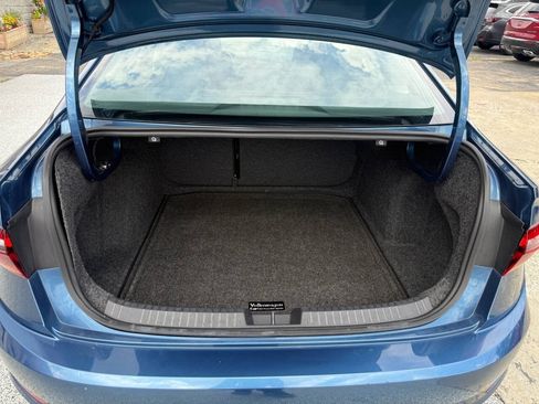 Used 2019 Volkswagen Jetta SE FWD image 11