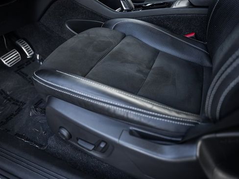 Used 2021 Volvo XC40 P8 Recharge w/ Advanced Package image 33