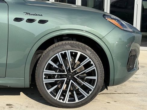 New 2025 Maserati Grecale Modena image 9