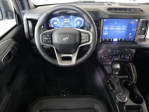 New 2025 Ford Bronco Badlands image 17